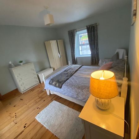 Cheerful 3 Bedroom Country Farm House Ennis Bagian luar foto