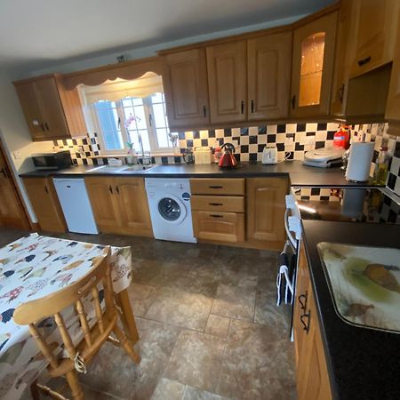 Cheerful 3 Bedroom Country Farm House Ennis Bagian luar foto