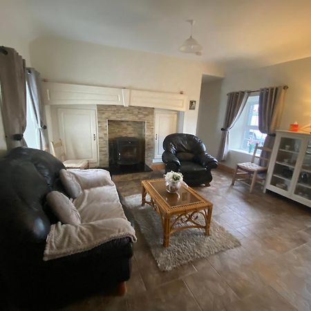 Cheerful 3 Bedroom Country Farm House Ennis Bagian luar foto