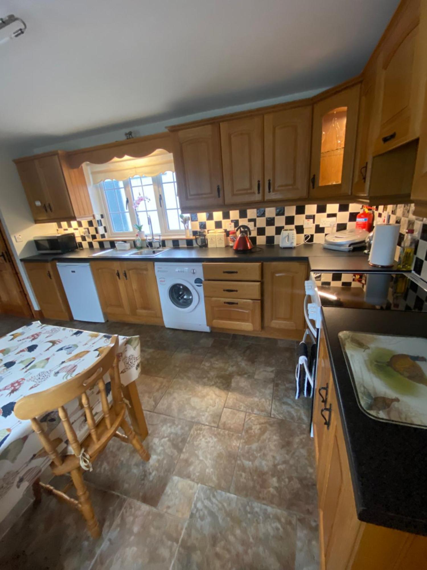 Cheerful 3 Bedroom Country Farm House Ennis Bagian luar foto