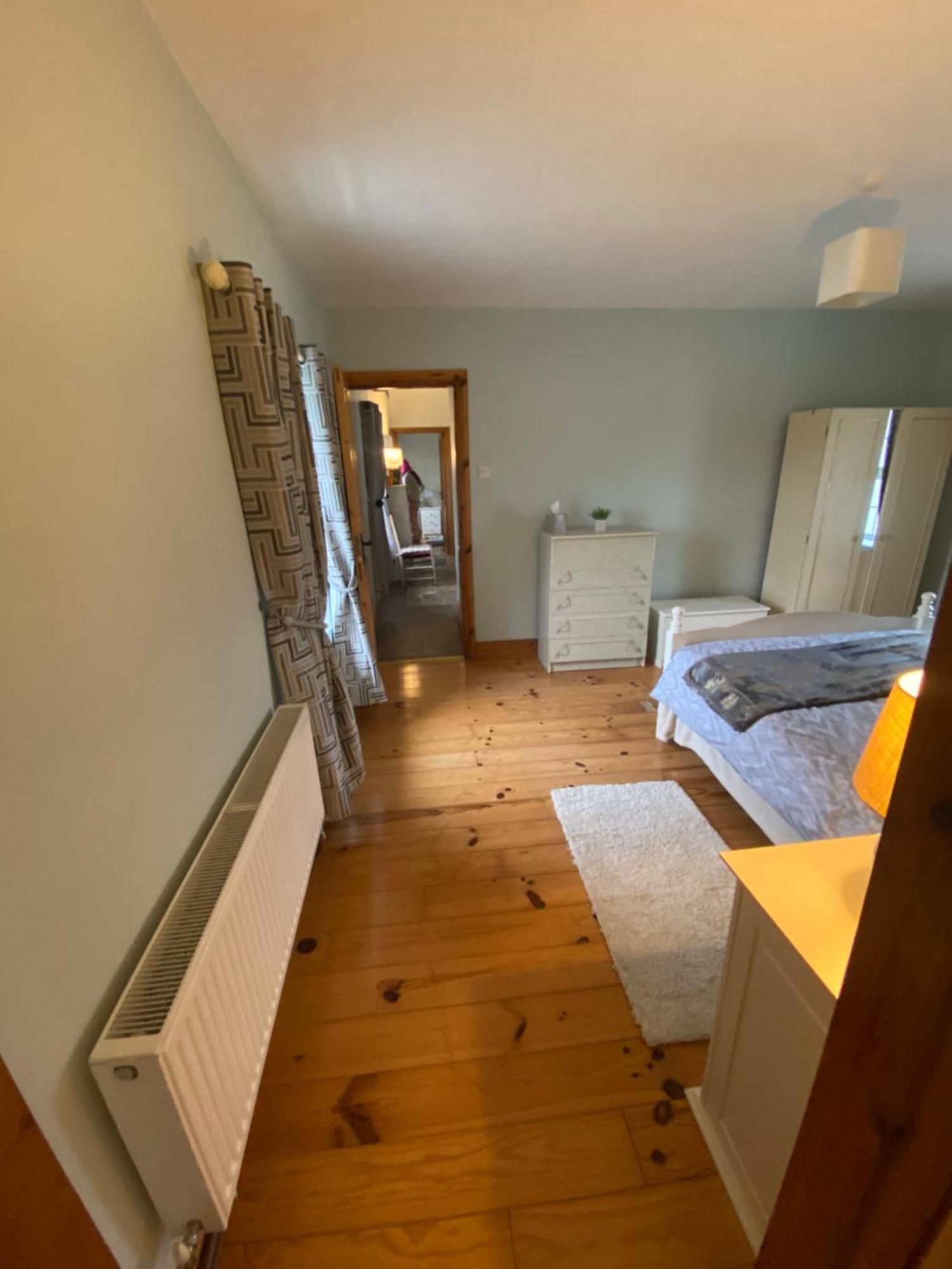 Cheerful 3 Bedroom Country Farm House Ennis Bagian luar foto